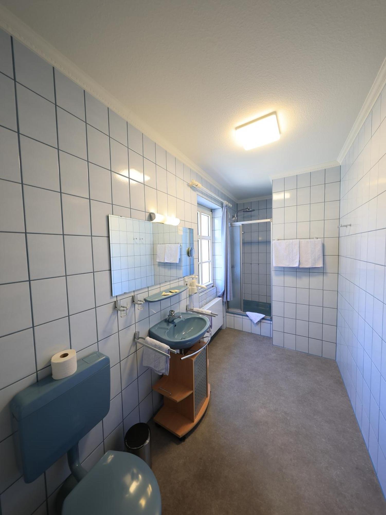 Hotel Zur Post مولهايم ان دور موسيل المظهر الخارجي الصورة